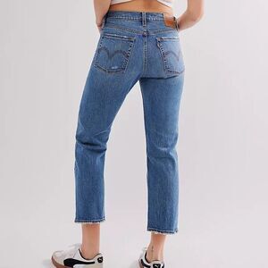 Levi’s Wedgie Straight premium denim jeans